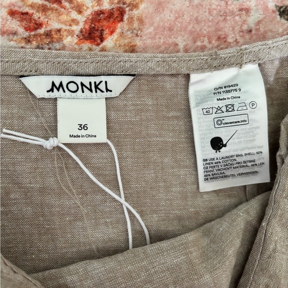 BNWT Linen Cotton Blend Women's Mini wrap Skirt in size 4! - Picture 5 of 8